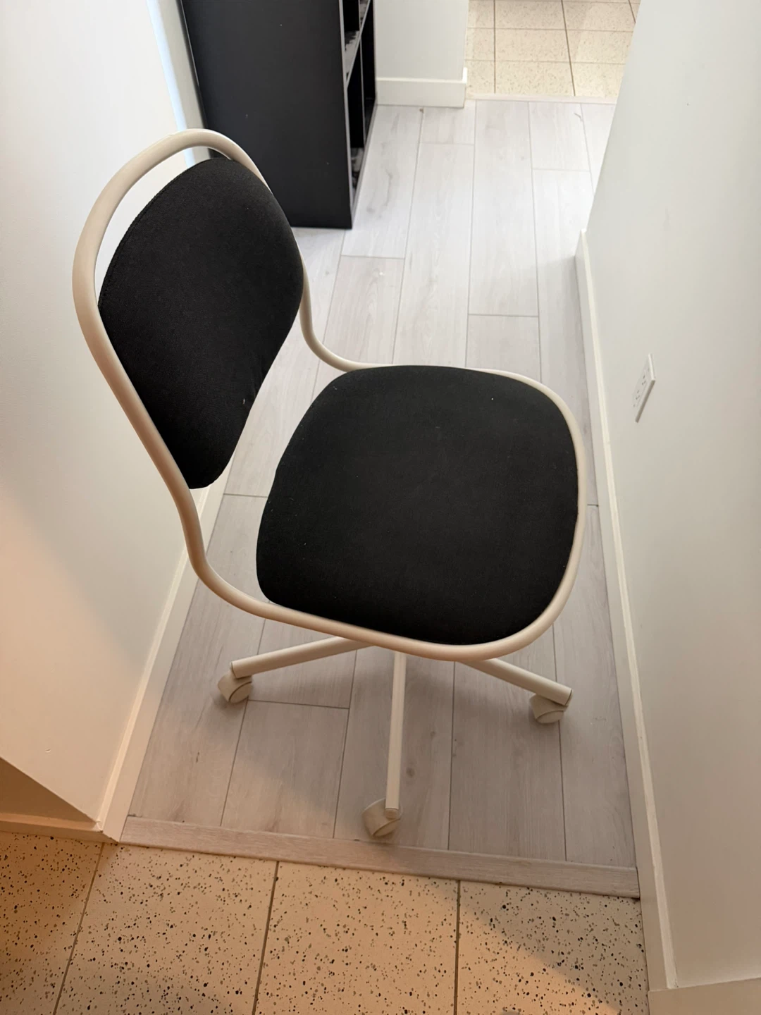 Big office - Study Table and office chair - photo 5