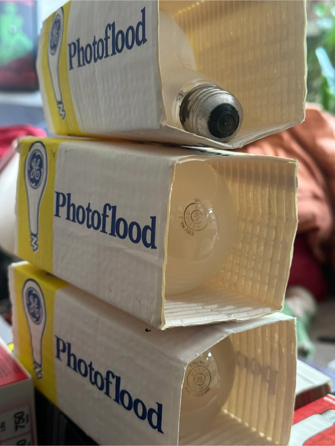 Set of 3 vintage General Electric Photoflood lightbulbs - photo 2