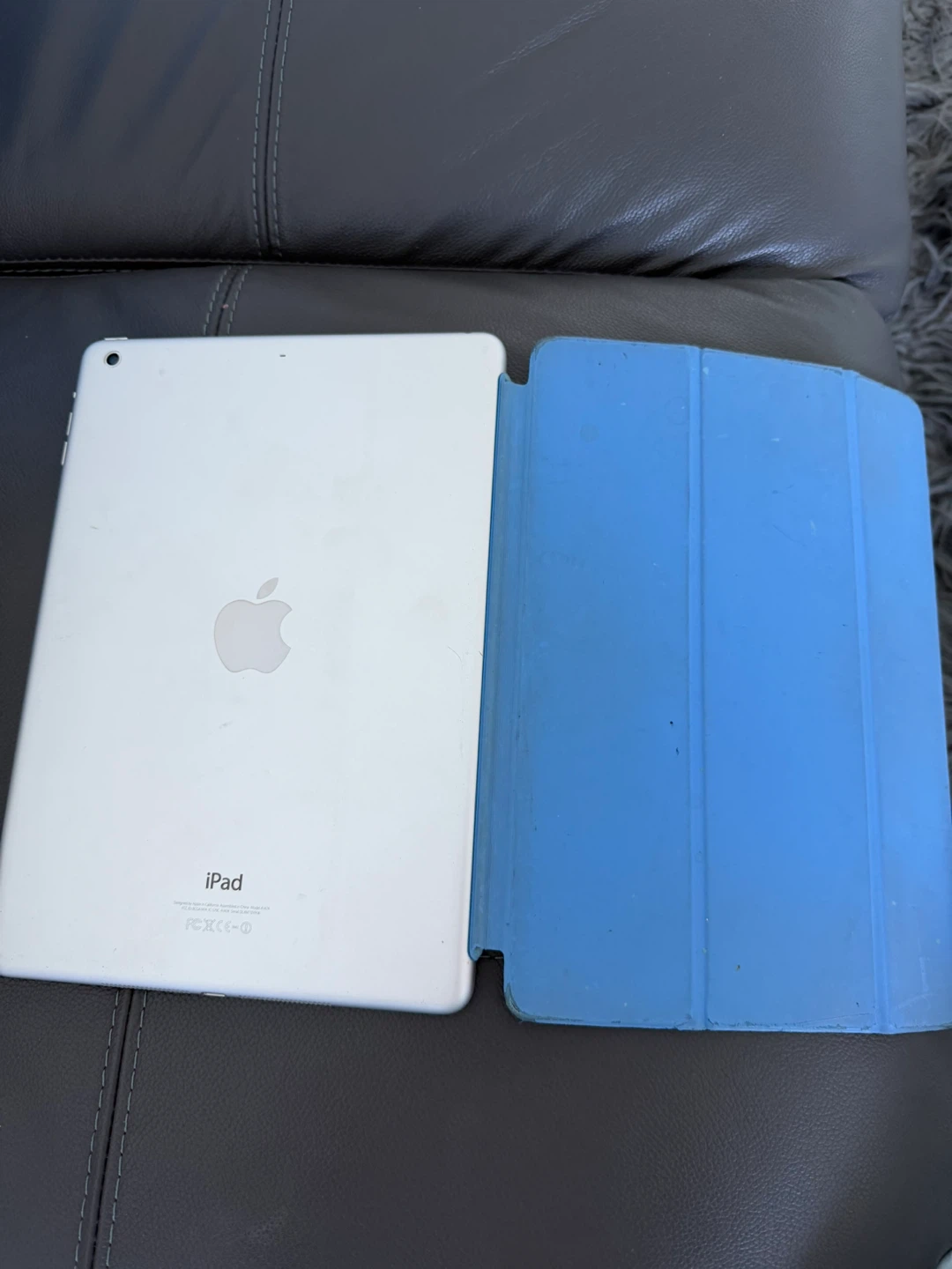 Apple iPad Air - 64GB with Blue Case - photo 3