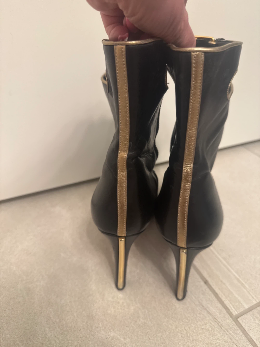 Miu Miu Black Leather Ankle Boots - photo 5