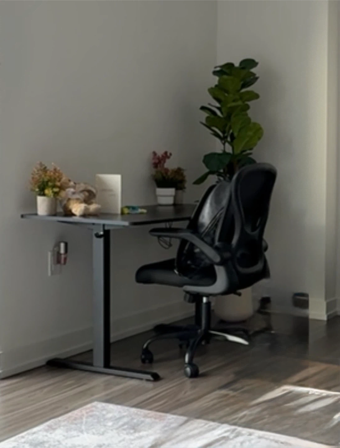 Desk + Black Office Chair