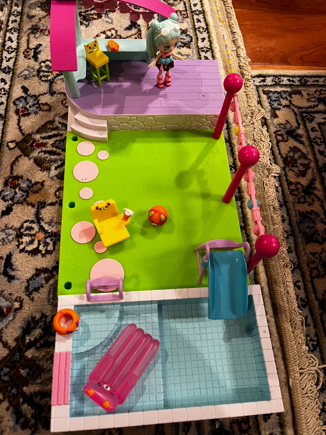 Shopkins Lil' Secrets Pool Party Playset - photo 2