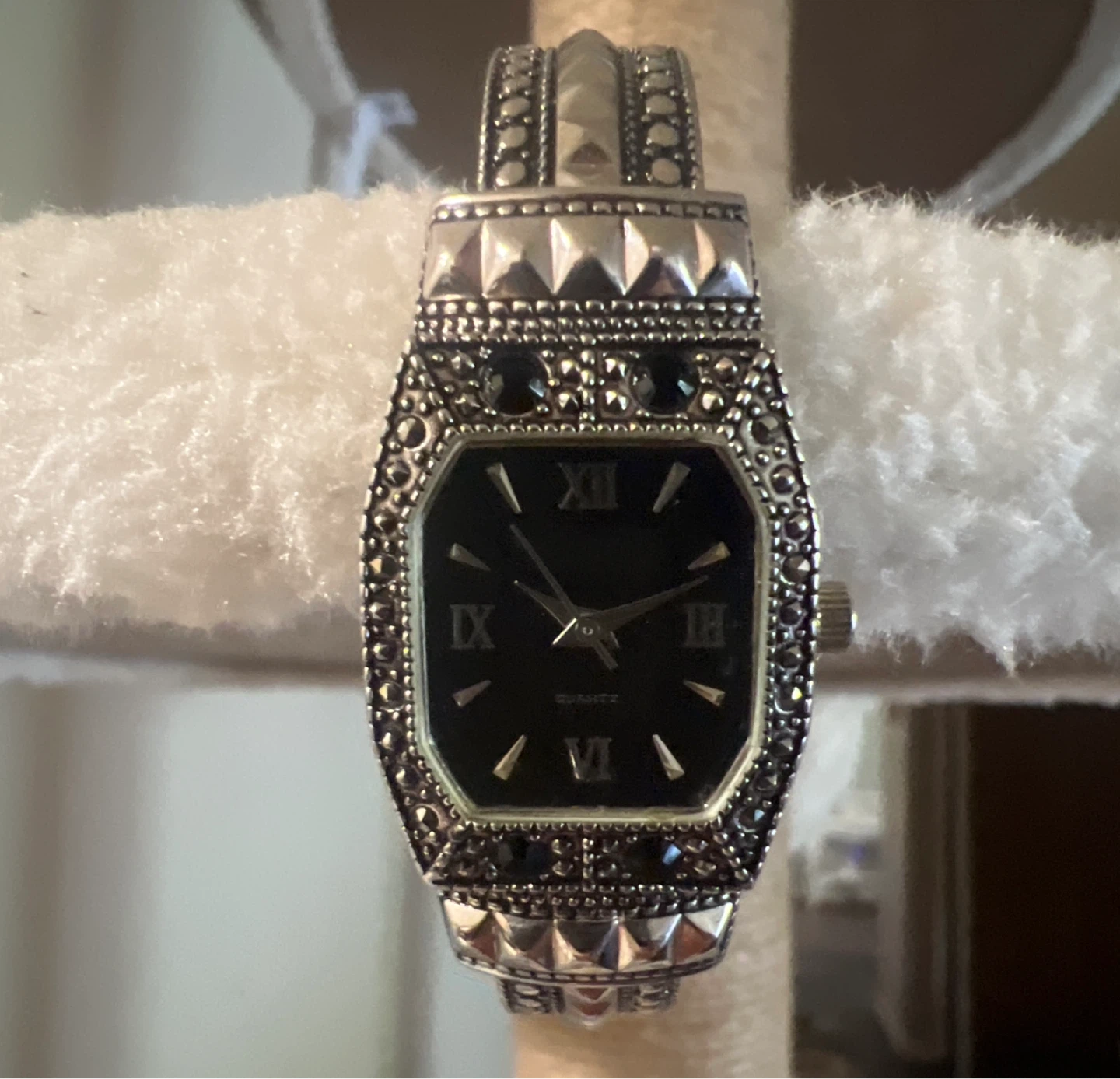 Quartz Women's Y2K Ornate Cuff Watch