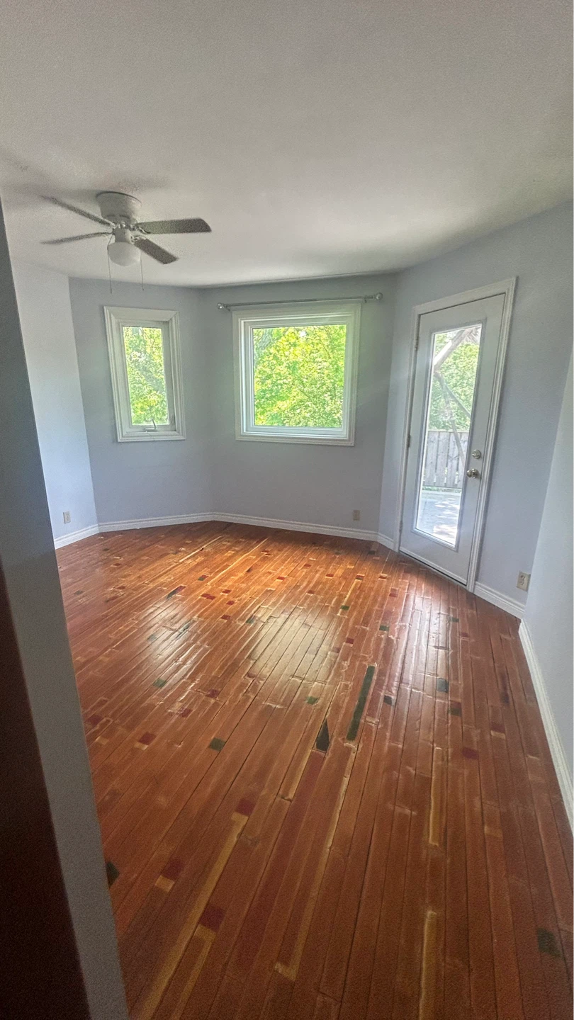 SUMMER STUDENT ROOM - Western Hill, St Catharines - photo 5