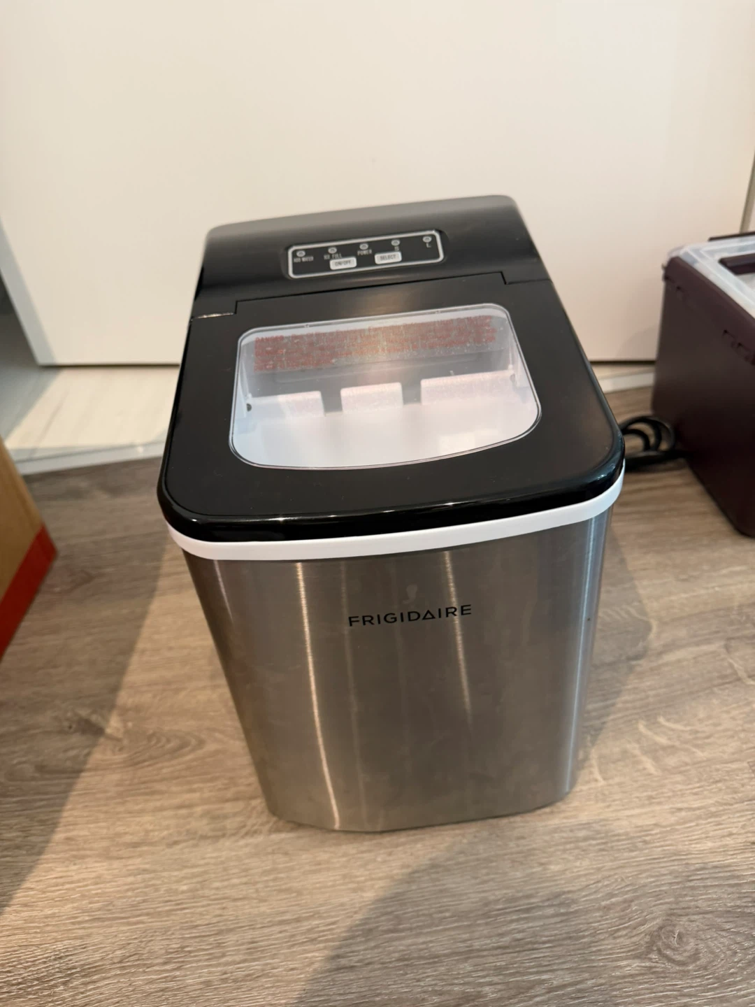 Frigidaire EFIC121-B-SS Ice Maker