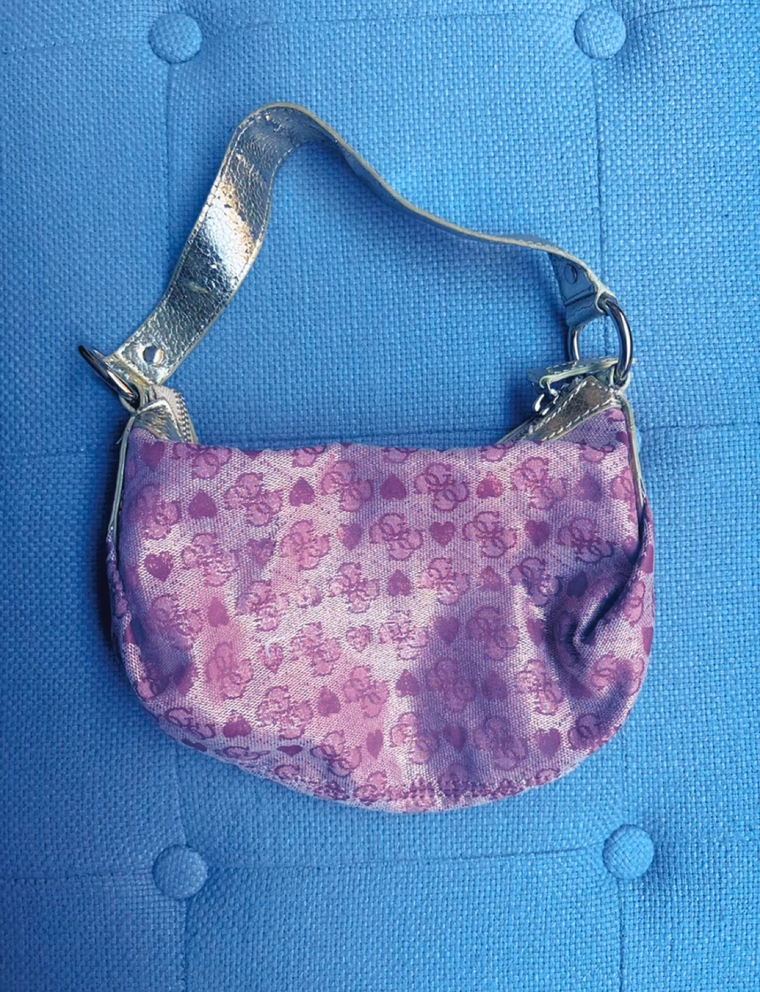 GUESS Purple Heart & Flower Pattern Shoulder Bag - photo 2