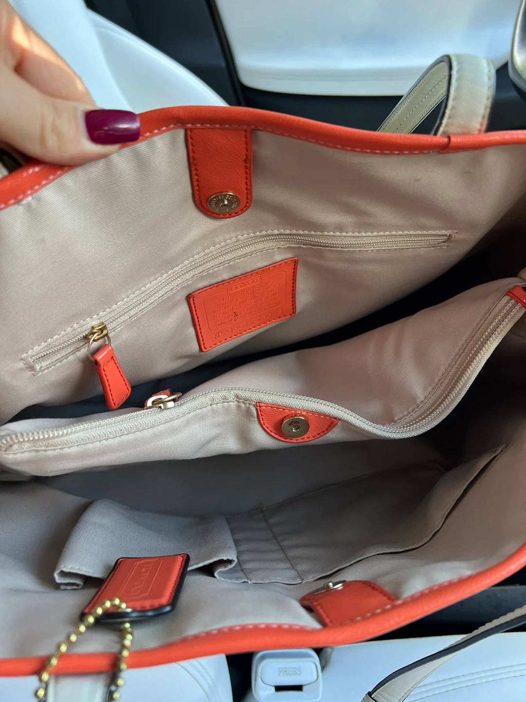Authentic Coach Leather Bag – Like New (10/10) - photo 3