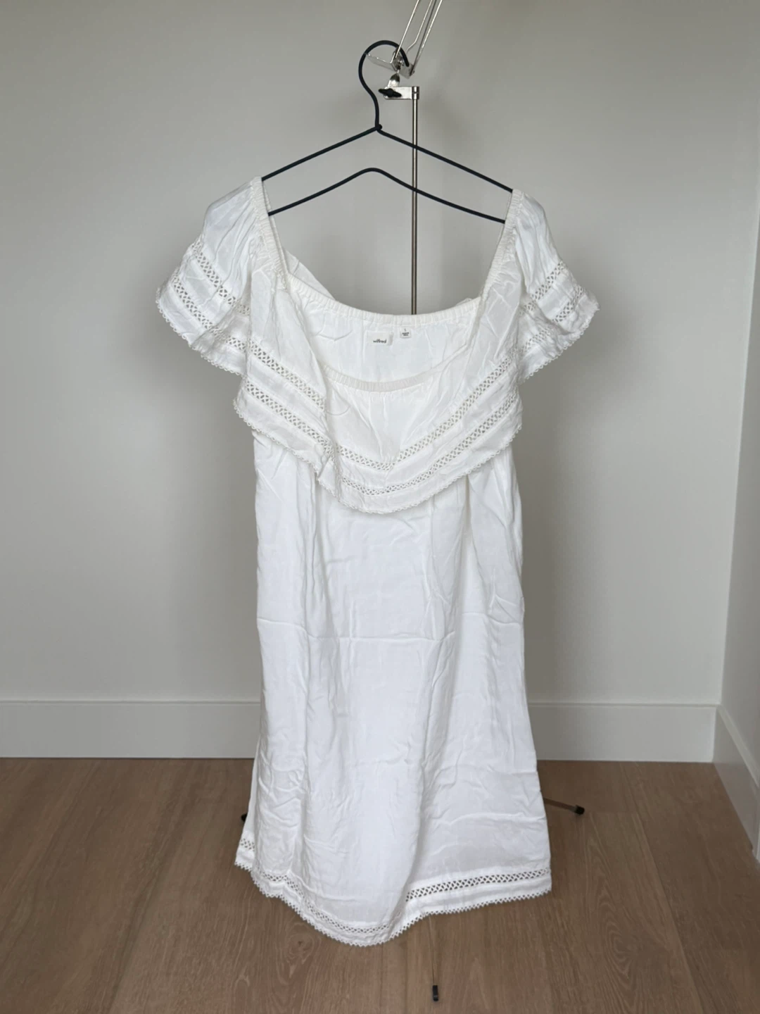 ARITZIA Wilfred Emmie Off The Shoulder Dress