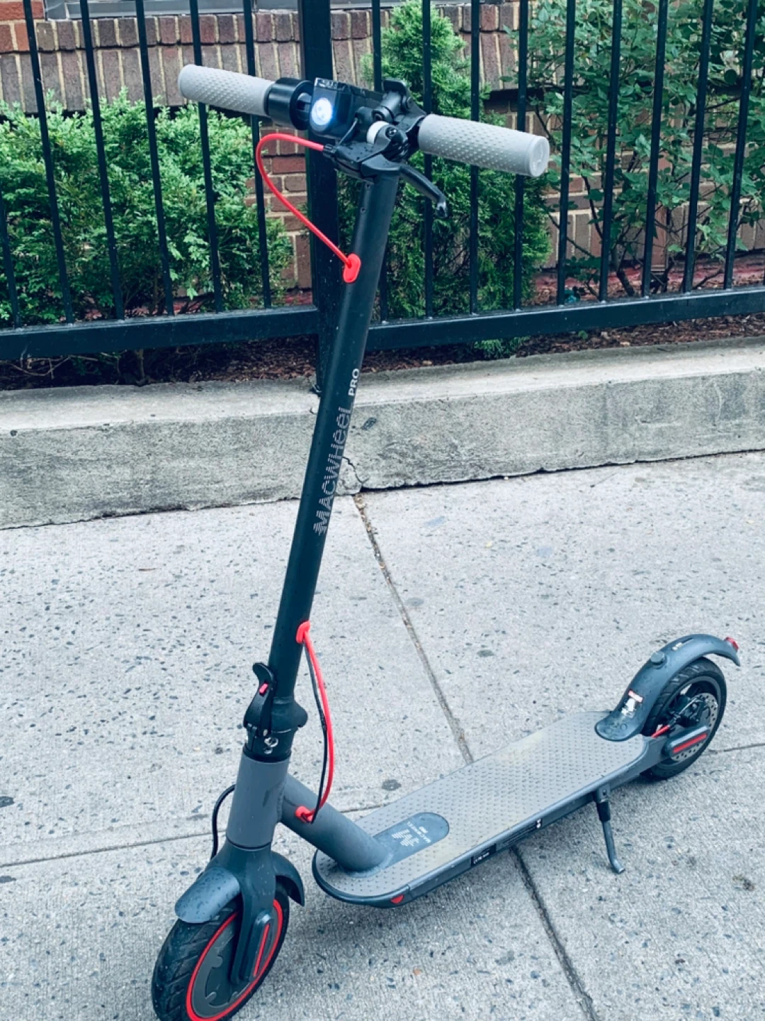 MACWHEEL PRO Electric Scooter - photo 2