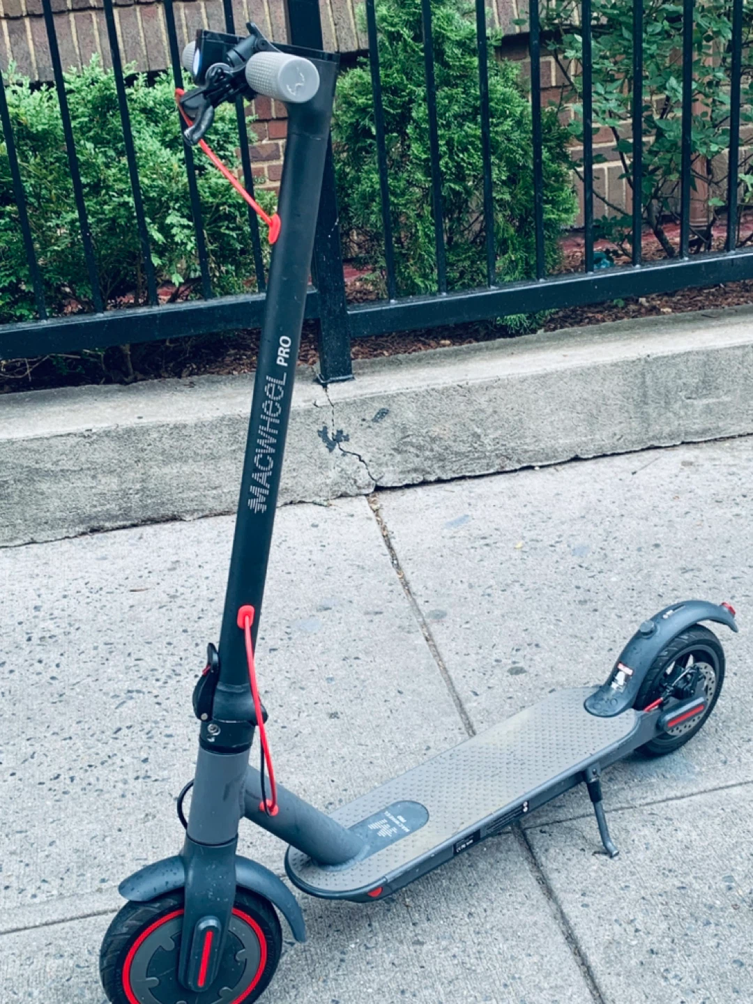 MACWHEEL PRO Electric Scooter