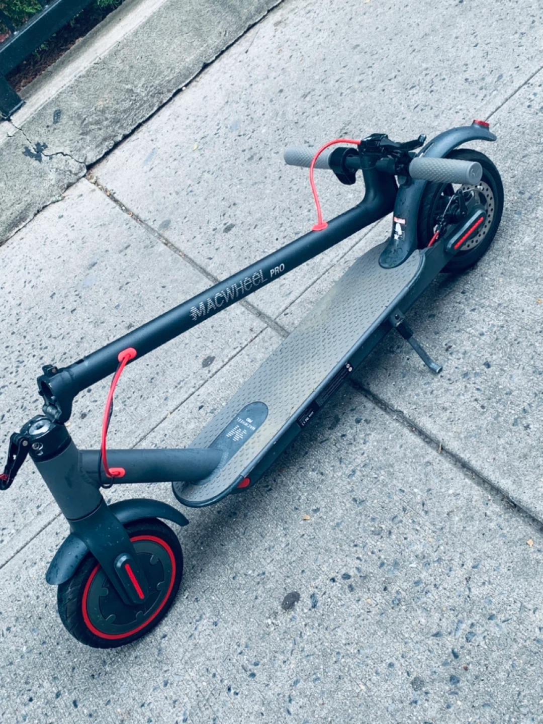MACWHEEL PRO Electric Scooter - photo 4