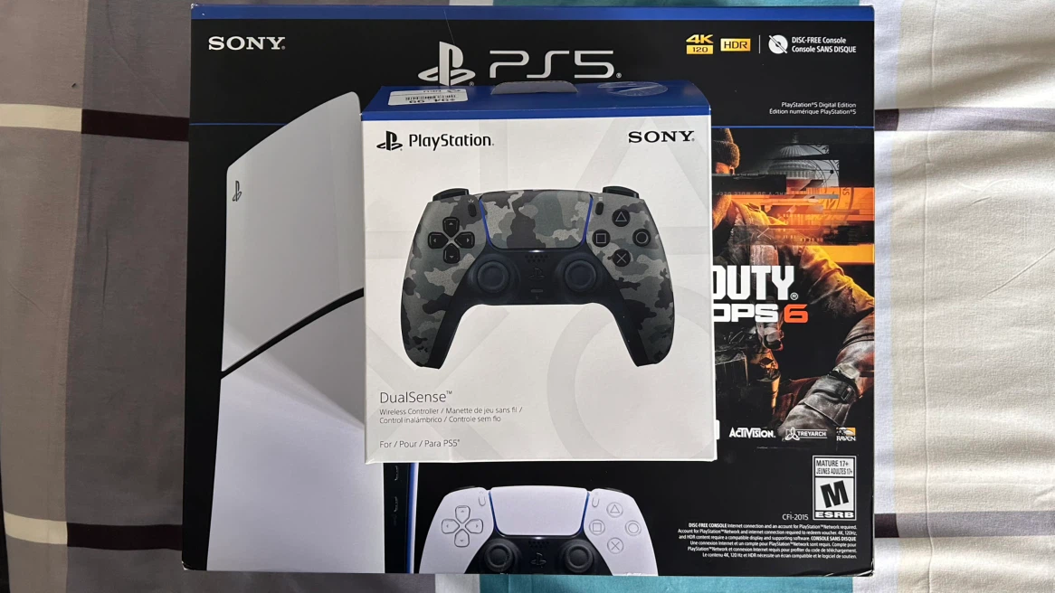 PS5 Disc Free Controller + 2 Wireless Controllers - photo 2