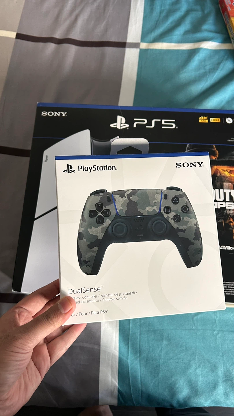 PS5 Disc Free Controller + 2 Wireless Controllers - photo 3