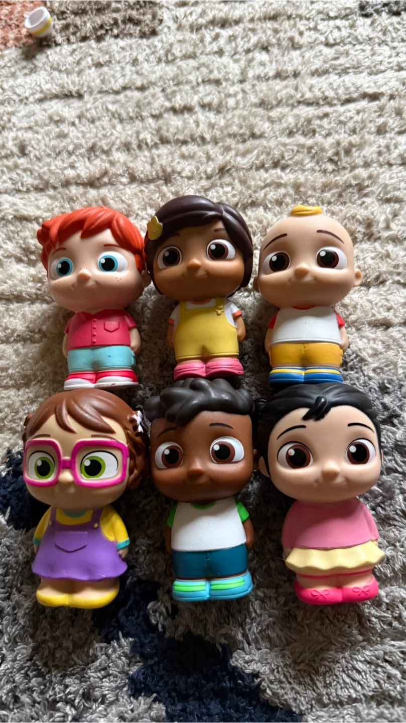 CoComelon Mini Figures Set