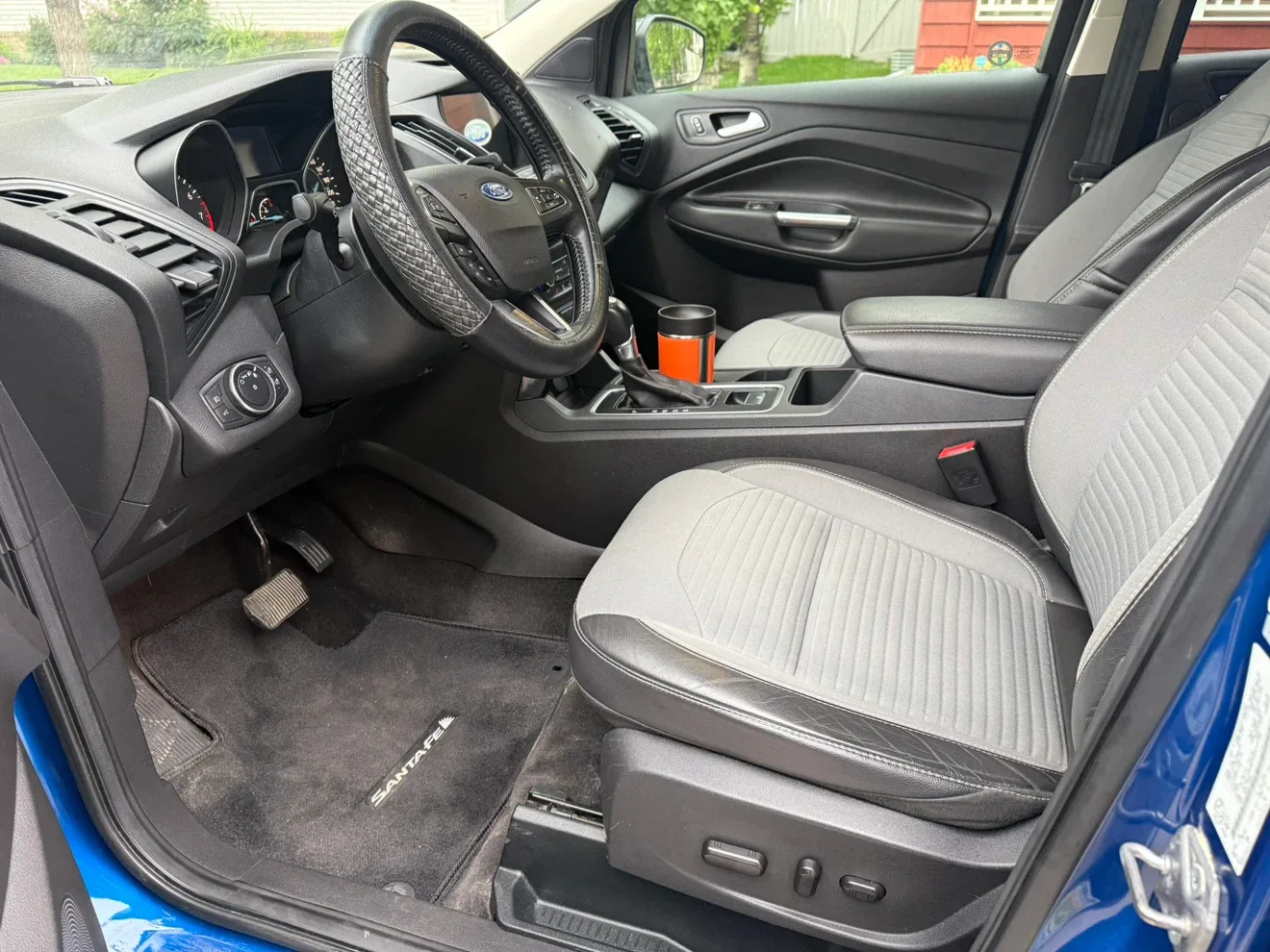 Blue Ford Escape - photo 4