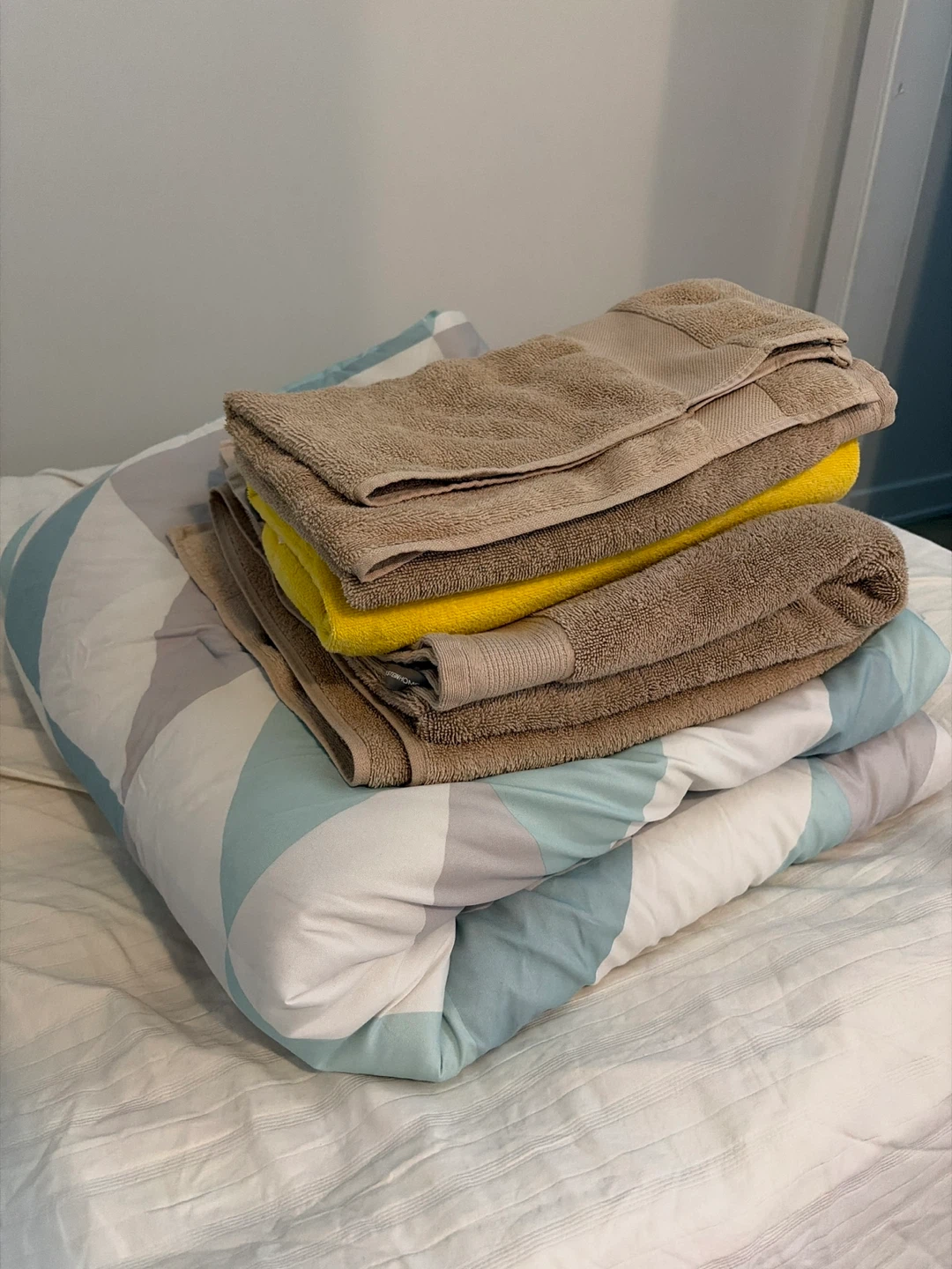 Free Comforter and Towels