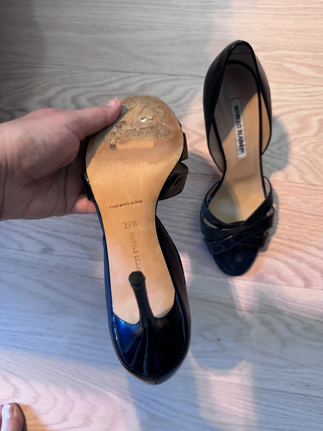 Manolo Blahnik Black Patent Heels - Size 39 - photo 3