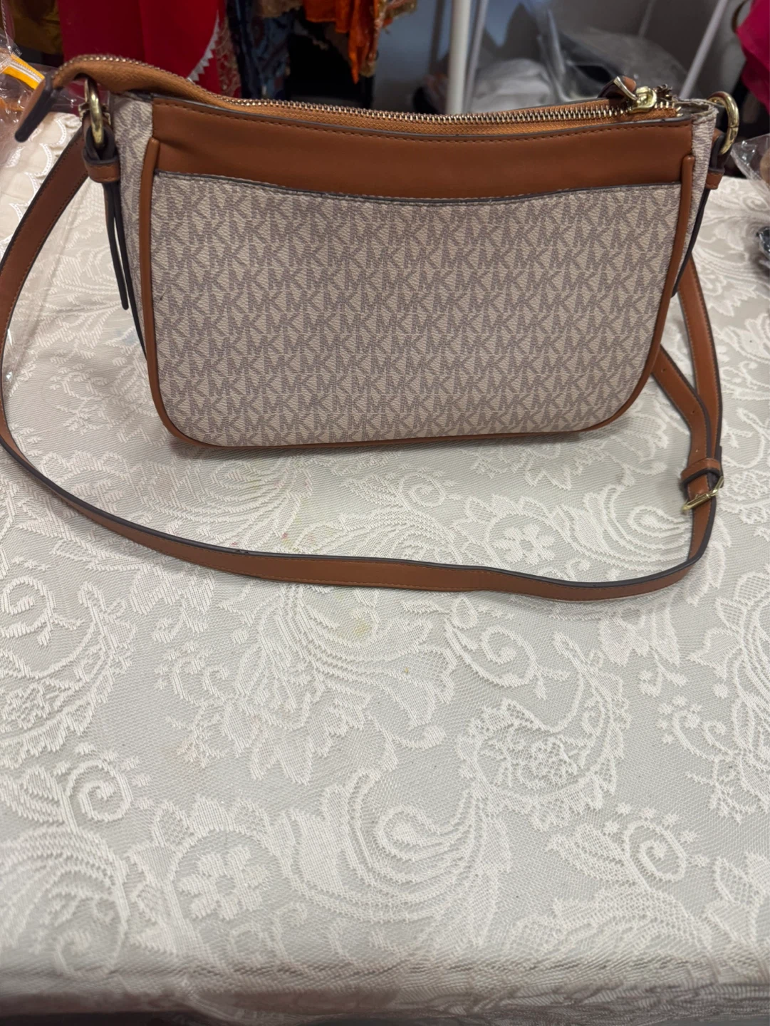 MK Cross body Bag in good condition - photo 2