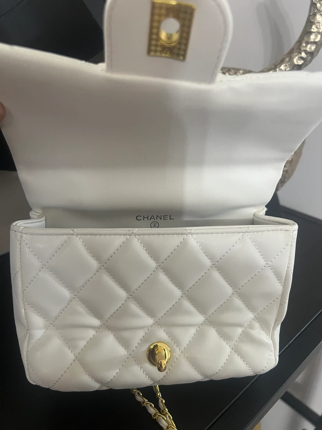 White Quilted Chain Bag - photo 5