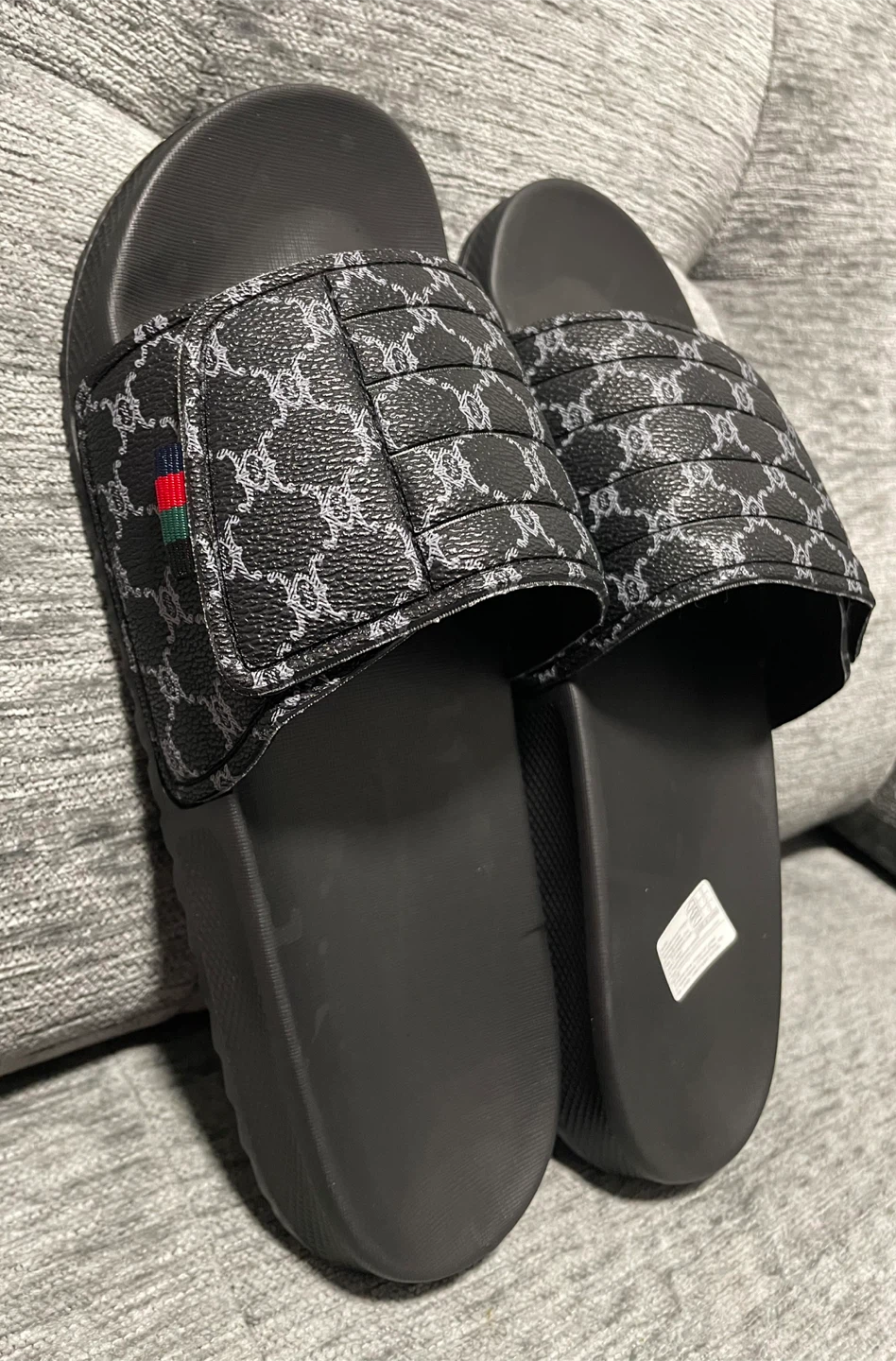 Brand New Men’s Unisex Size 9 Black Slide Sandals
