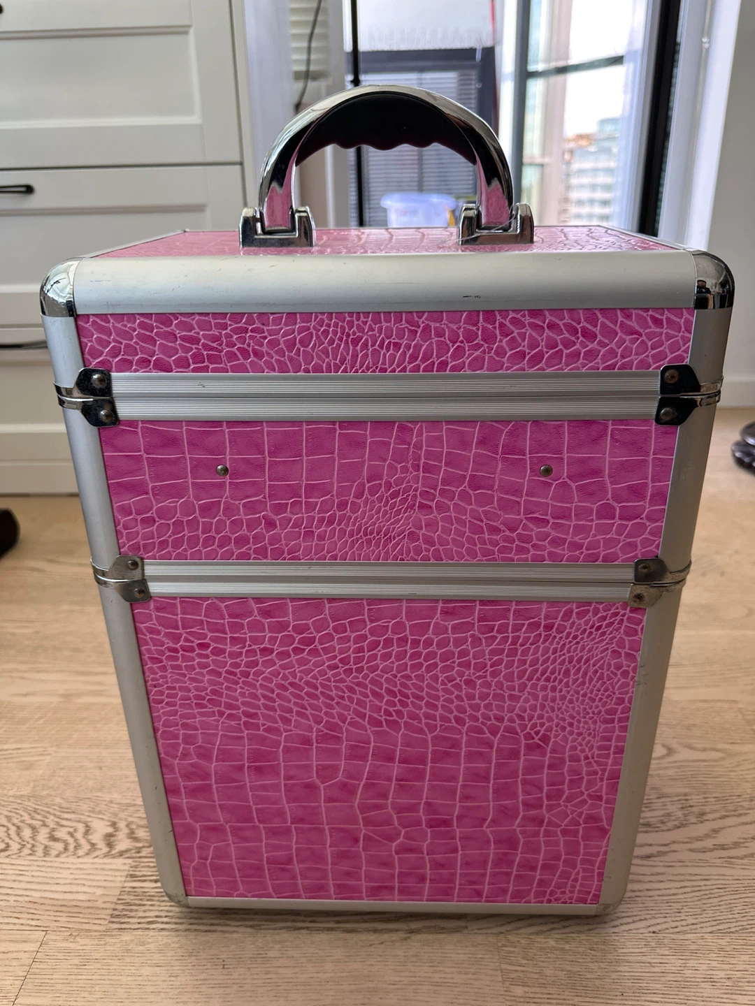 Pink Crocodile Pattern Rolling Makeup Train Case