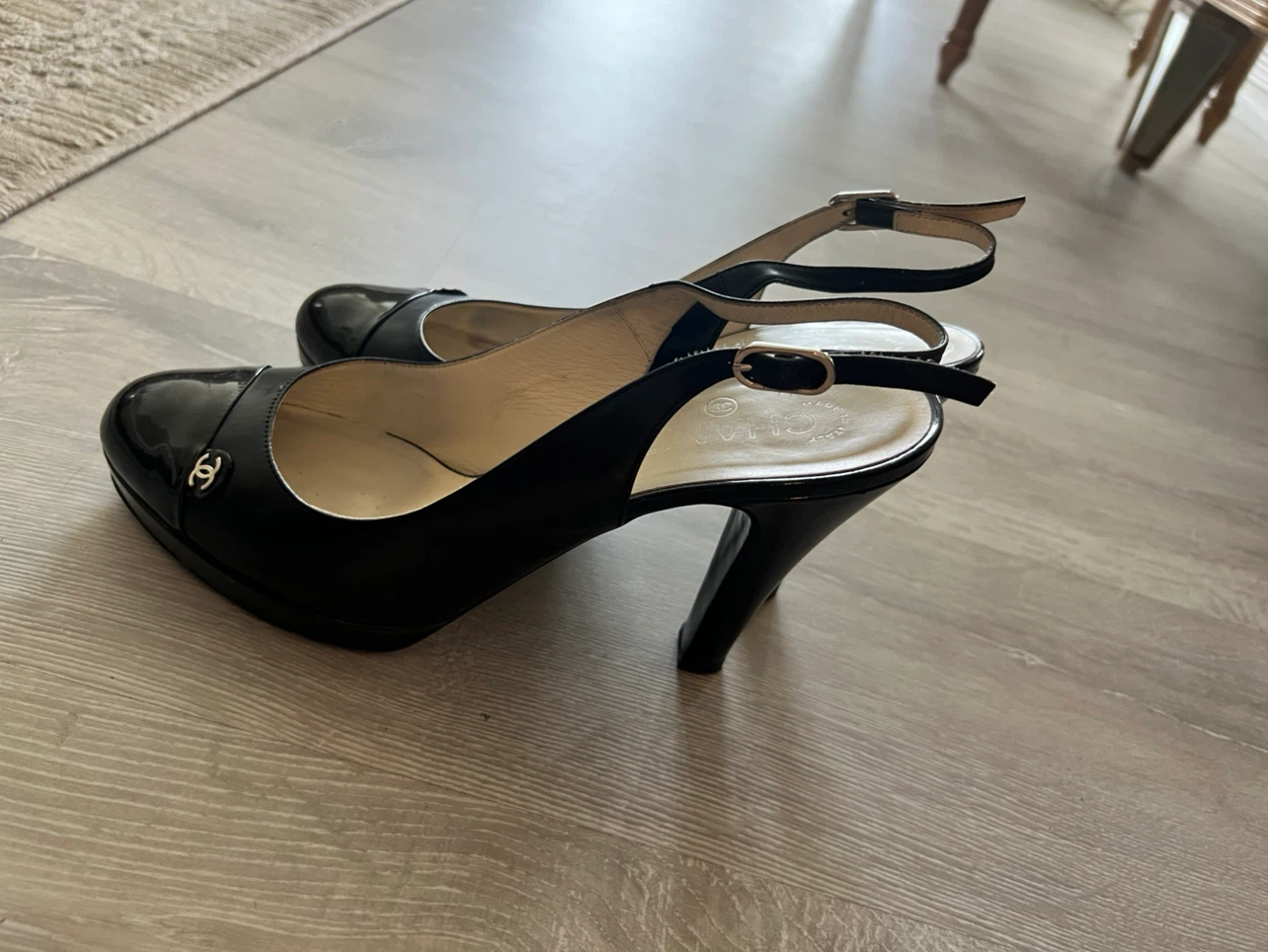 Chanel Black Patent Leather Slingback Heels - photo 3