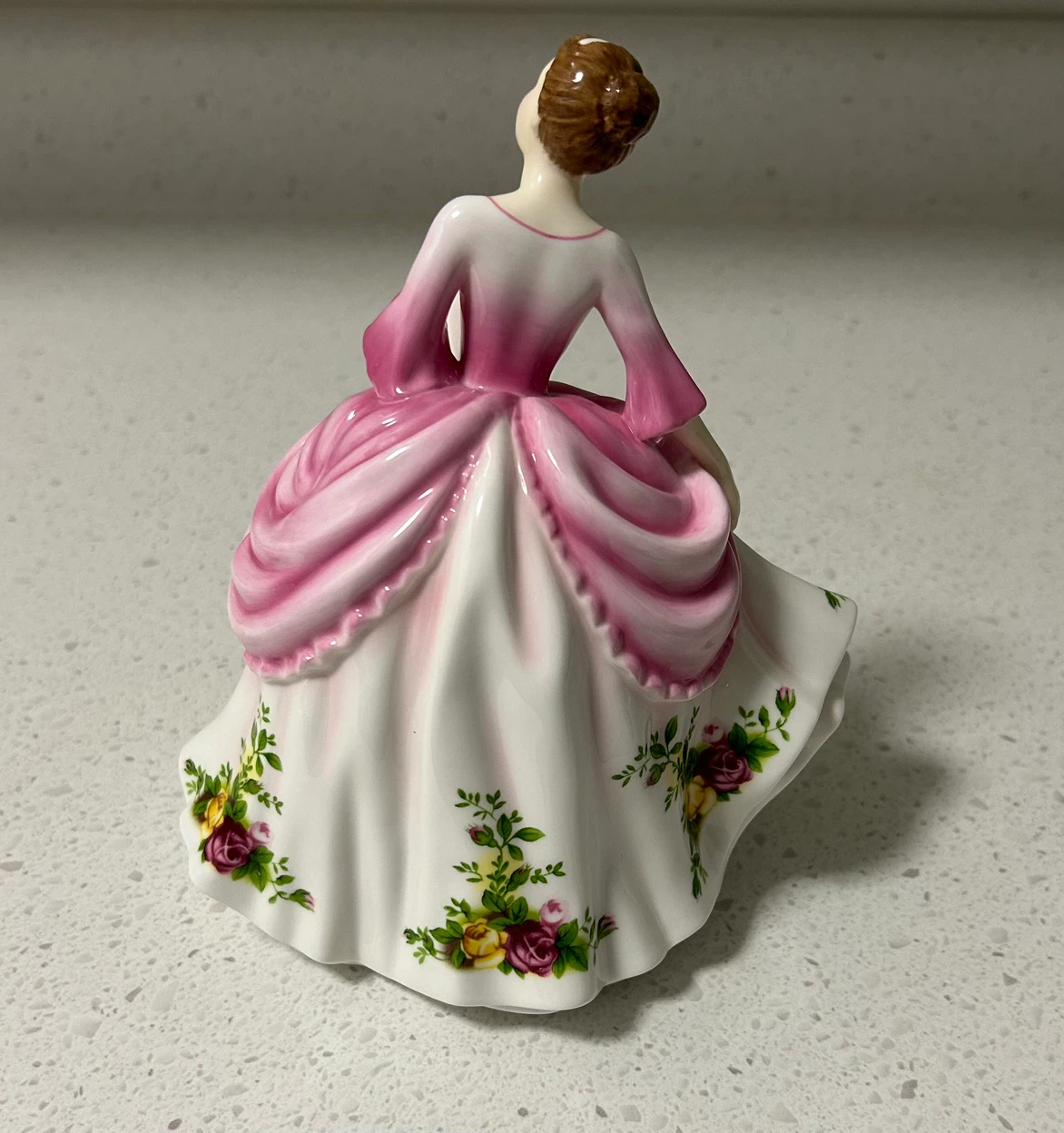 Royal Doulton Pretty Ladies "Julia" Figurine - photo 2