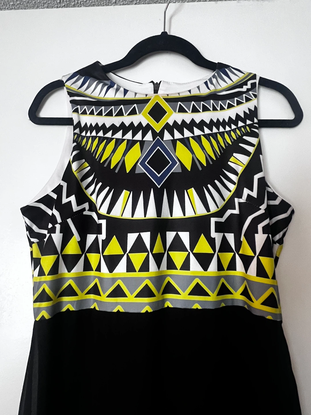 Women's Sleeveless Geometric Print Sheath Dress - photo 2