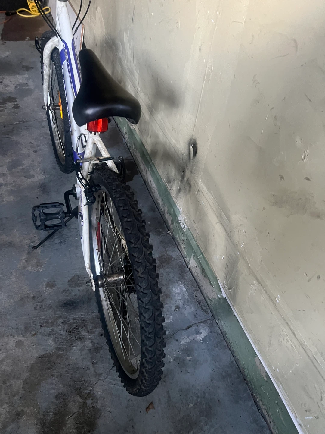 24 inch supercycle SC1800 Mountain Bike - photo 4