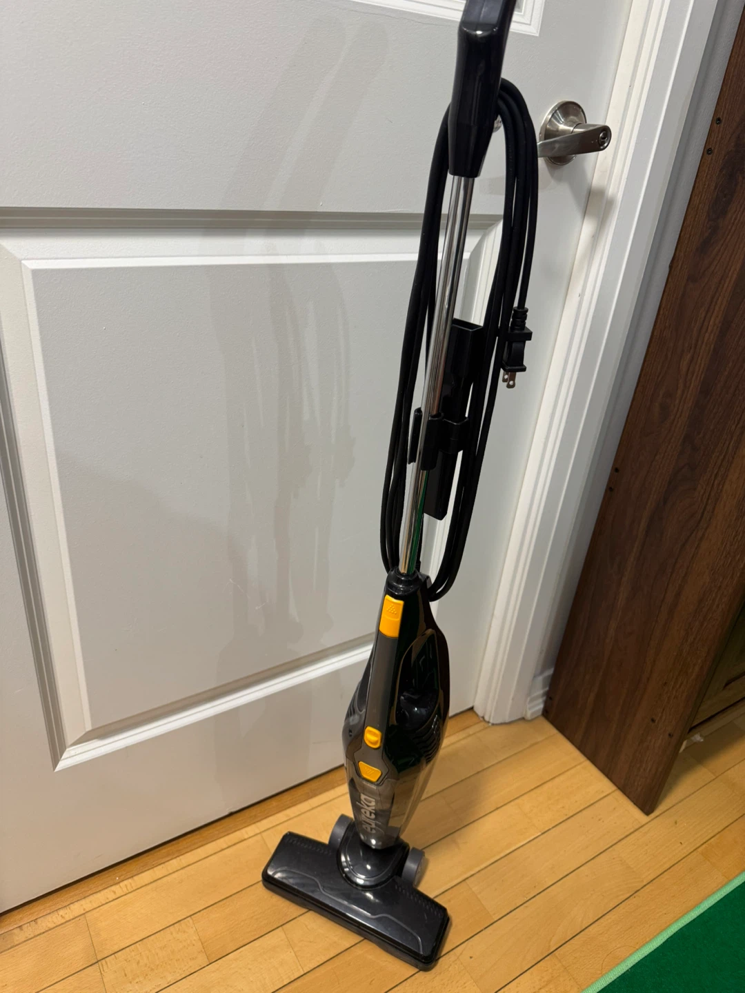 Black Stick Vacuum Cleaner - photo 2