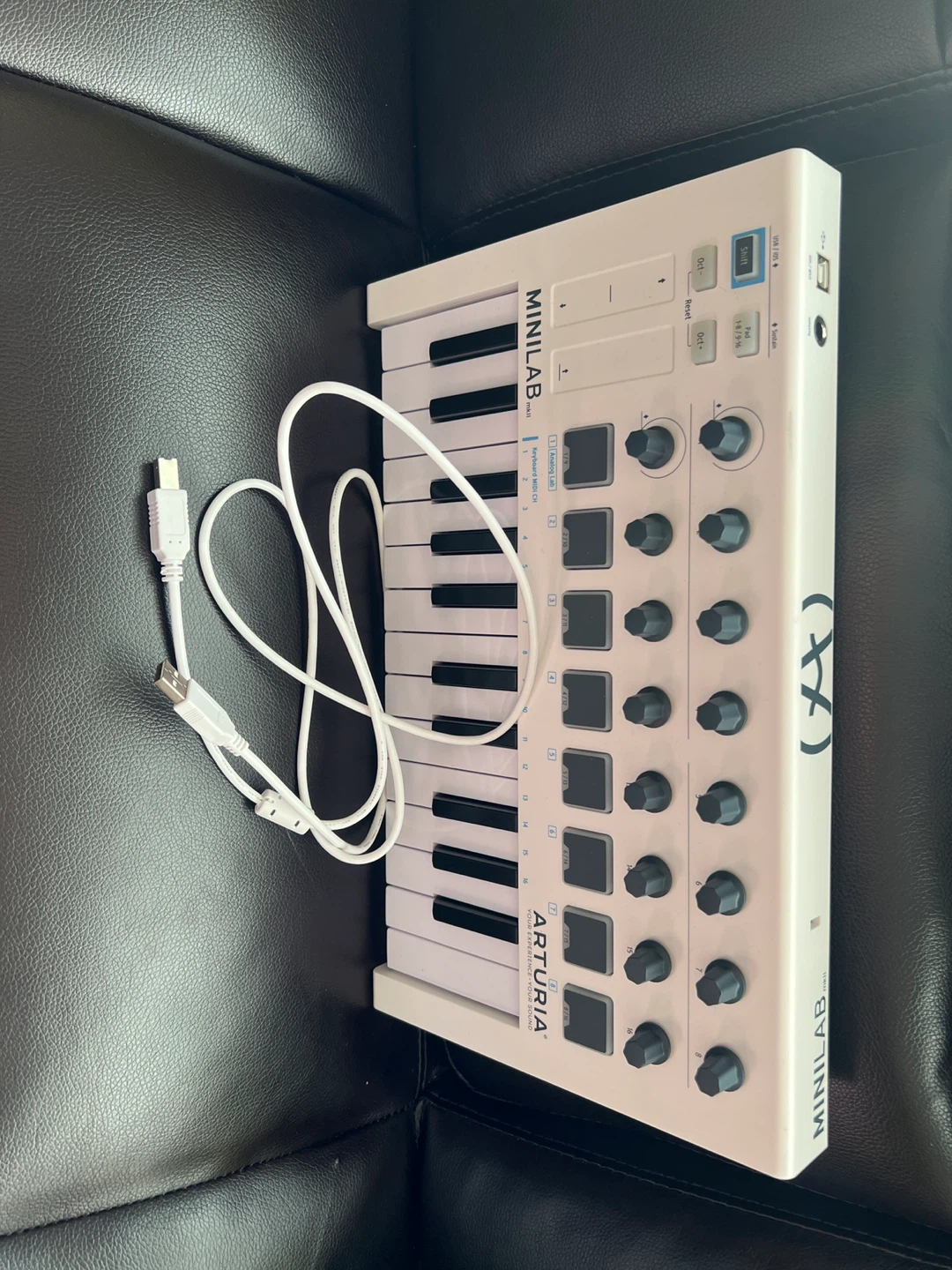 MiniLab MkII 25 Mini Key Controller - White - photo 2