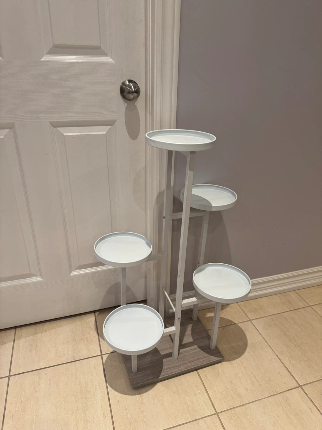 White Metal Plant Stand
