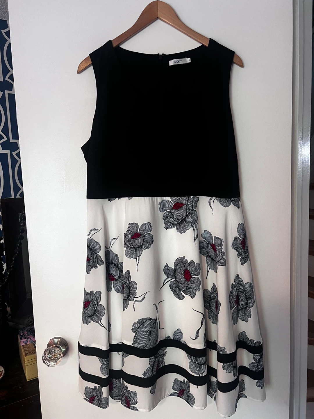 Ricki's Black & Floral Sleeveless Dress - Size 16