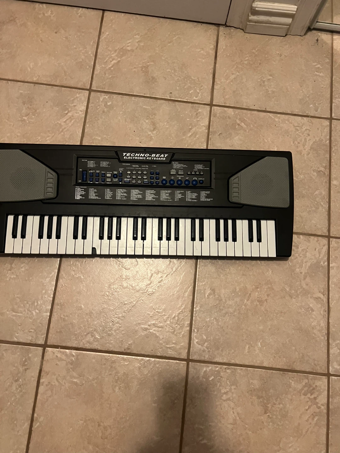 Techno-Beat Electronic Keyboard with 100 Instruments