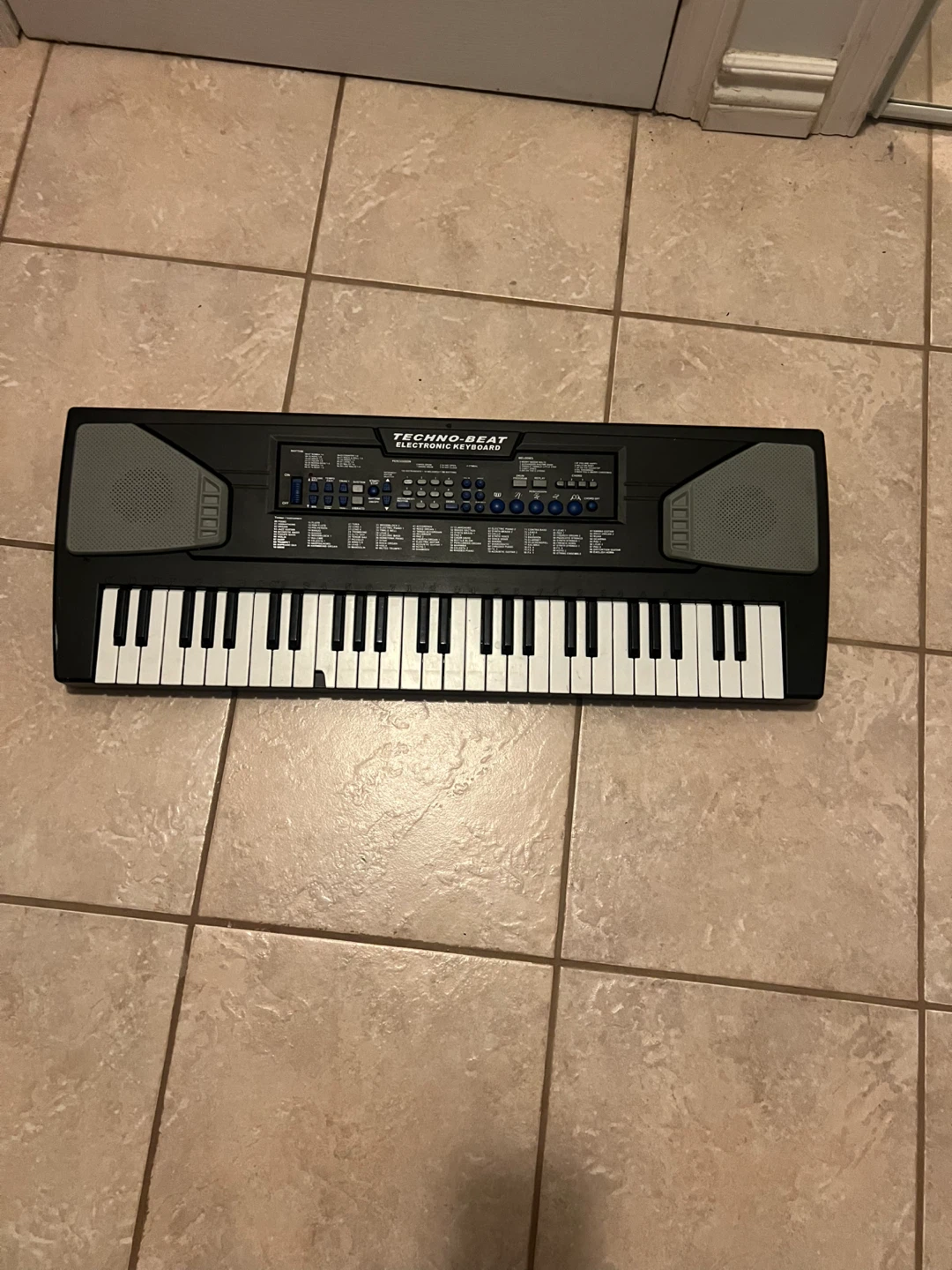 Techno-Beat Electronic Keyboard with 100 Instruments - photo 2