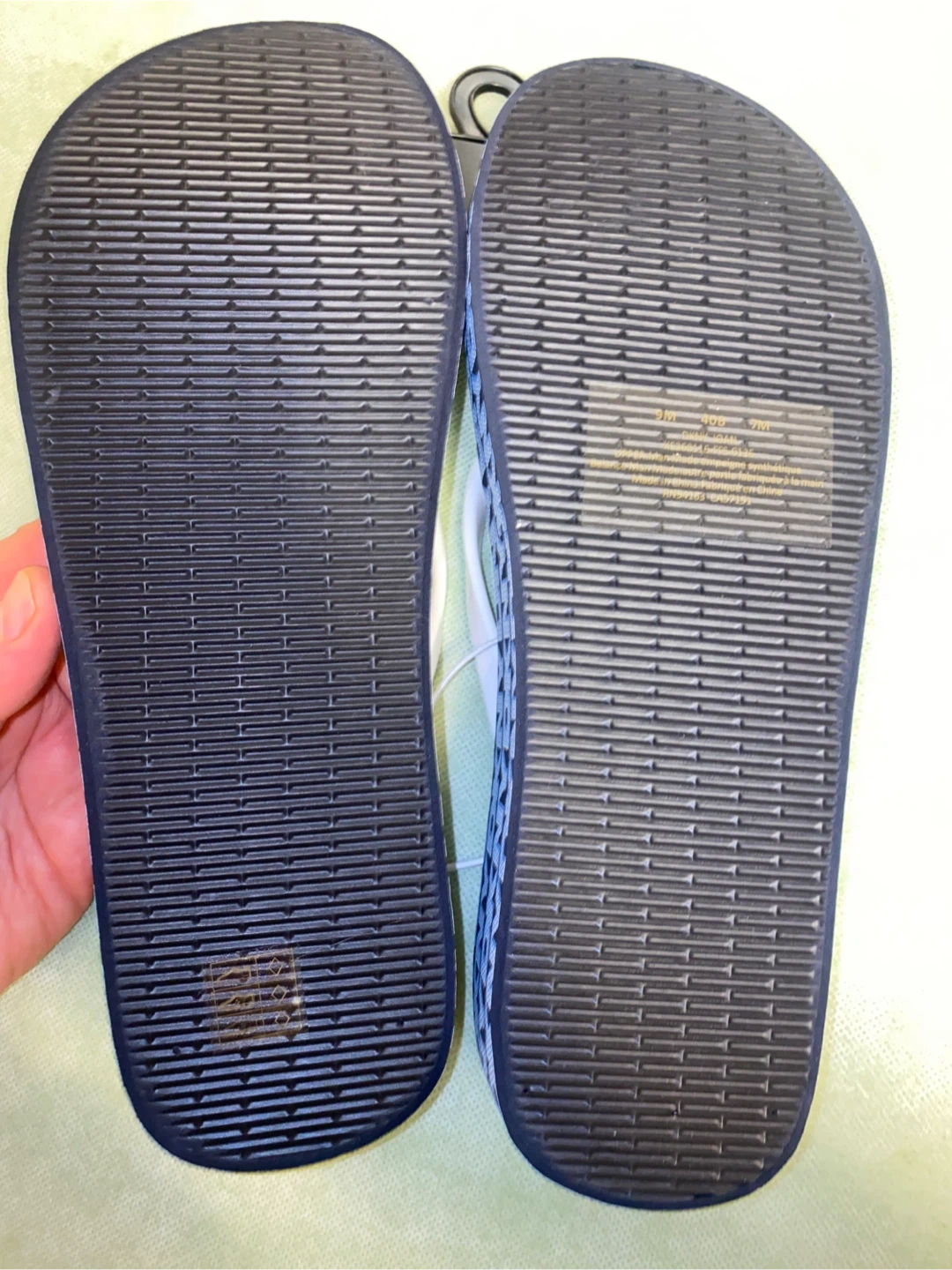 DKNY Flip Flops for ladies - Size 9. Authentic - photo 3