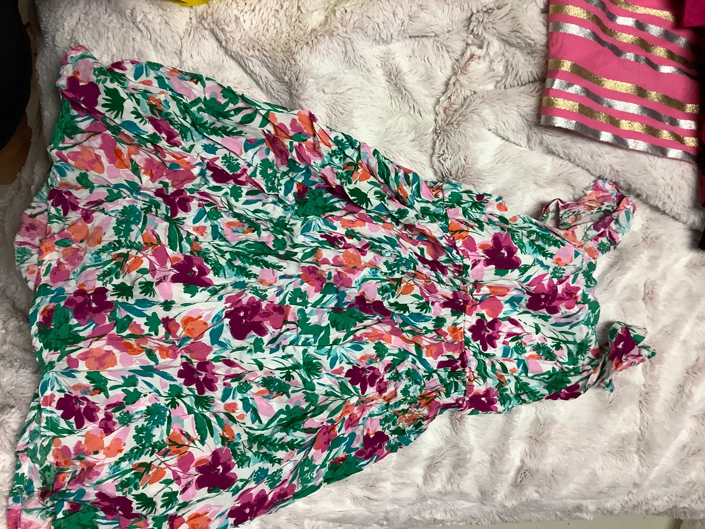 Lots of girl dresses - photo 5