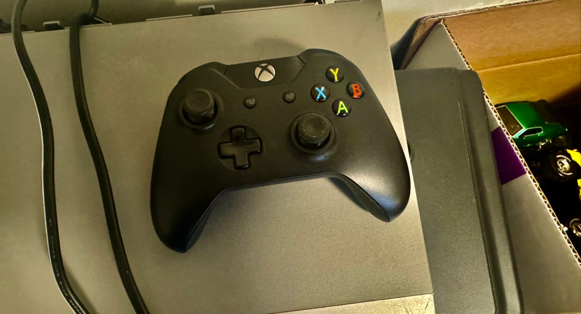 Xbox One Wireless Controller. Like new.