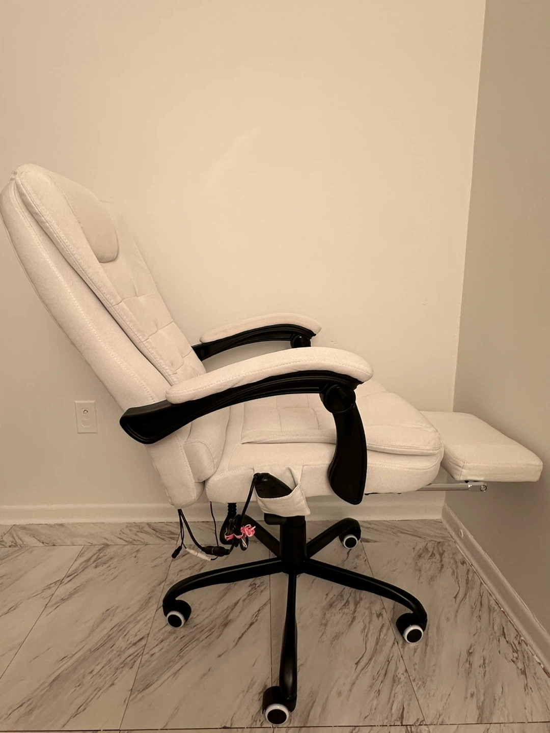 White massage office chair with footrest