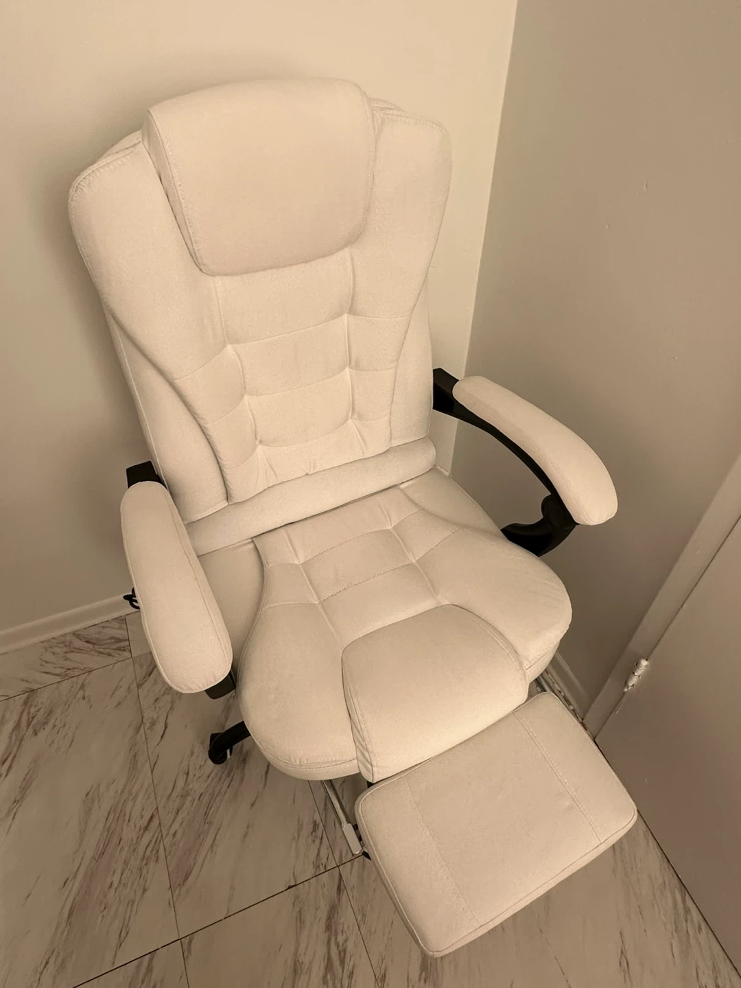 White massage office chair with footrest - photo 5