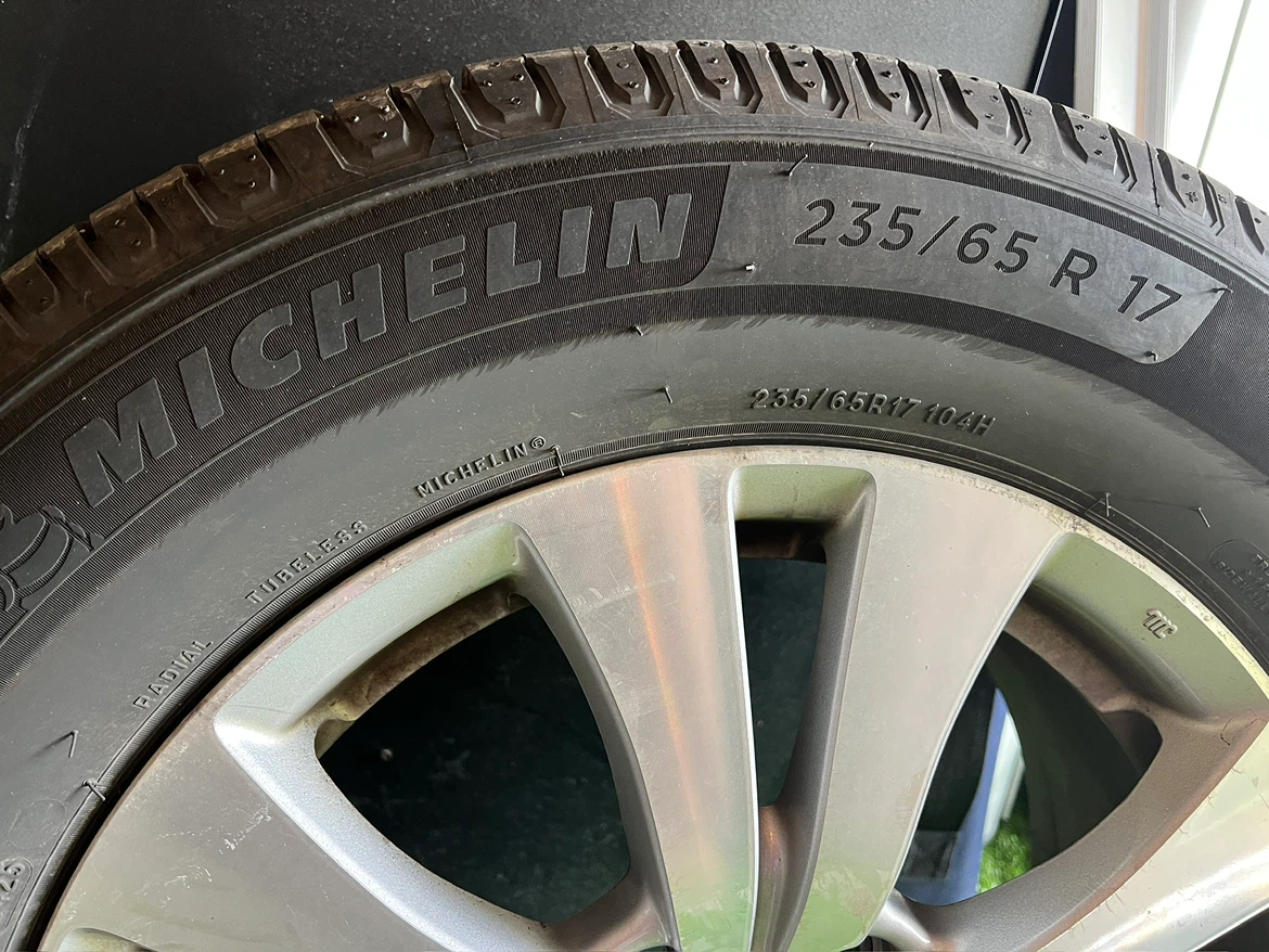 Michelin Defender 2 235/65 R 17 Tires on Honda Rims - photo 2
