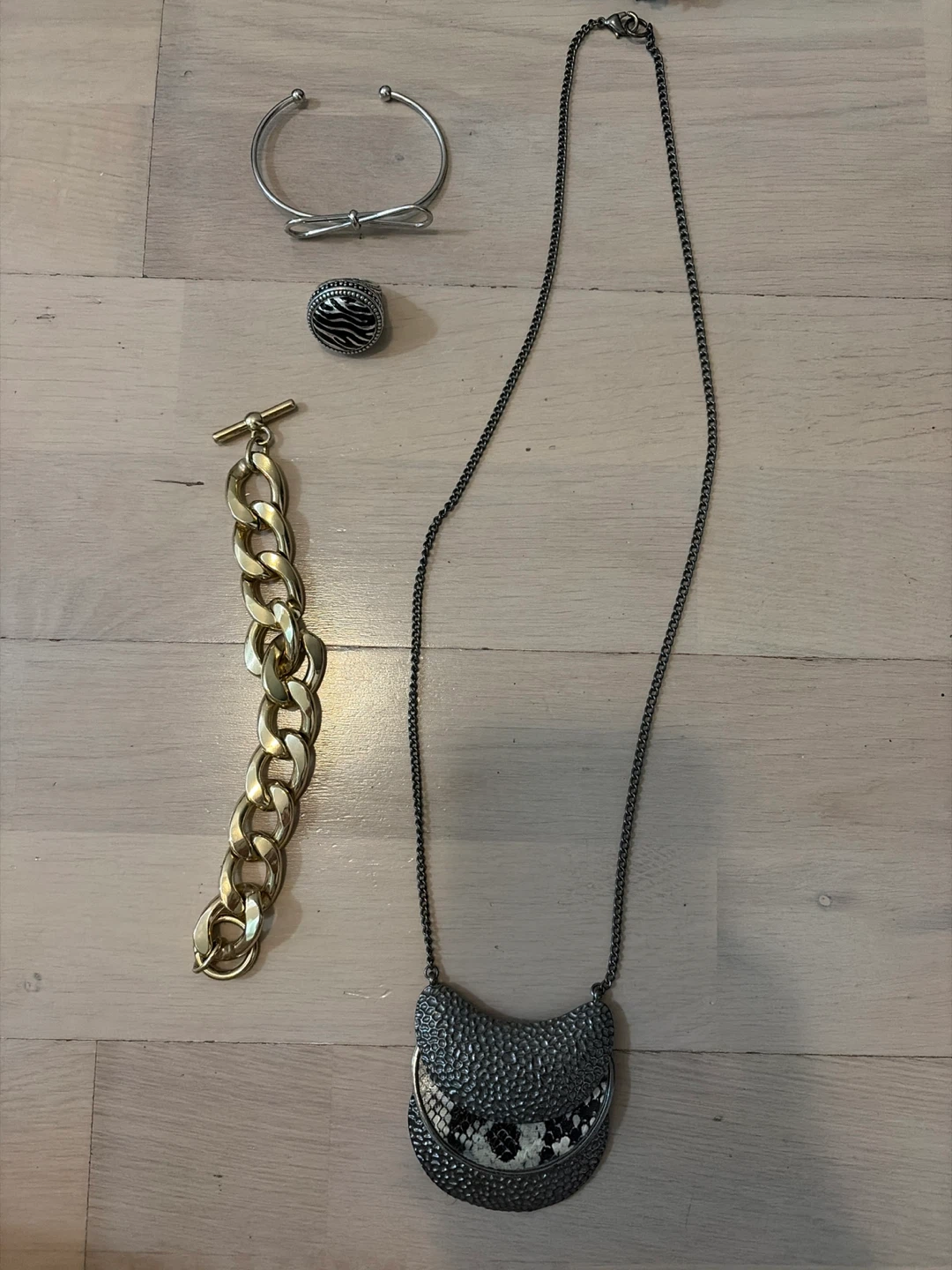 Women’s Accessories - Shoes are Size 6.5 - photo 2