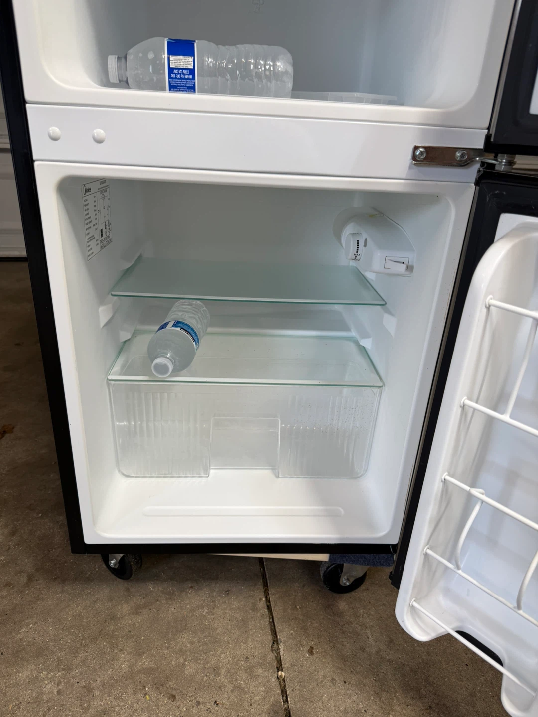 Midea Mini Fridge separate freezer. $150.00 or best offer. - photo 4