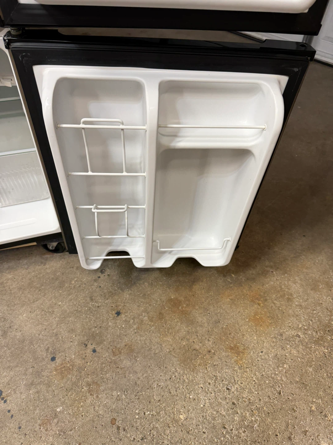 Midea Mini Fridge separate freezer. $150.00 or best offer. - photo 5
