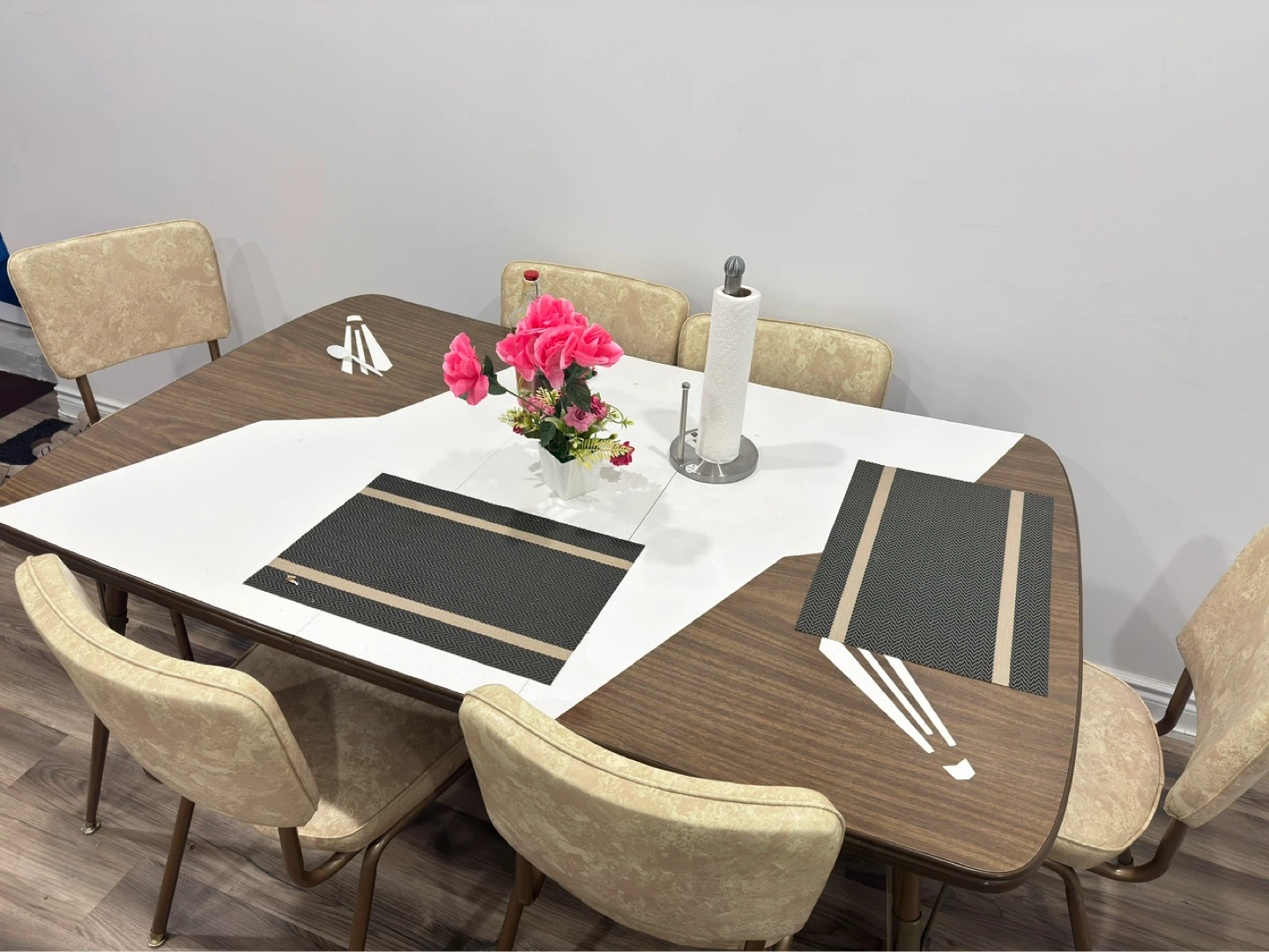 Retro Dining Table and 6 Chairs Set