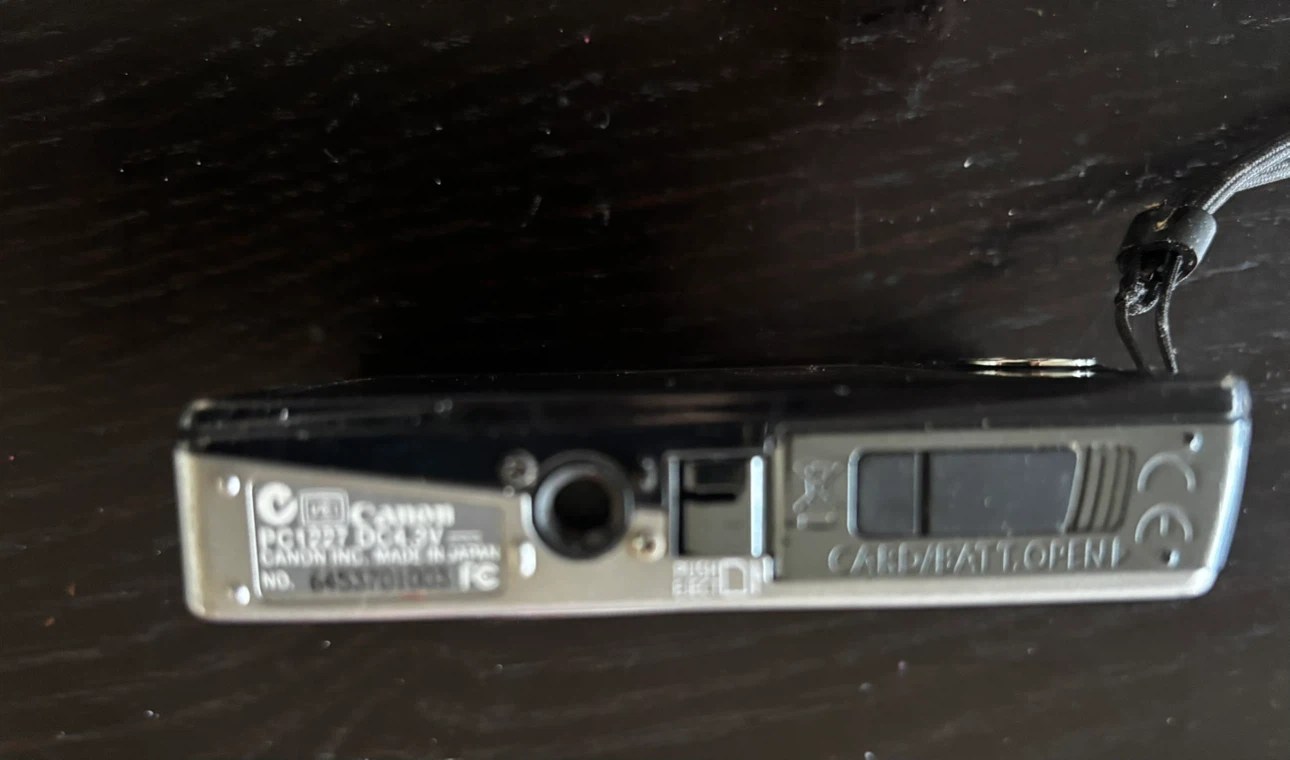 Vintage Canon PowerShot SD750 Digital ELPH Camera - photo 4