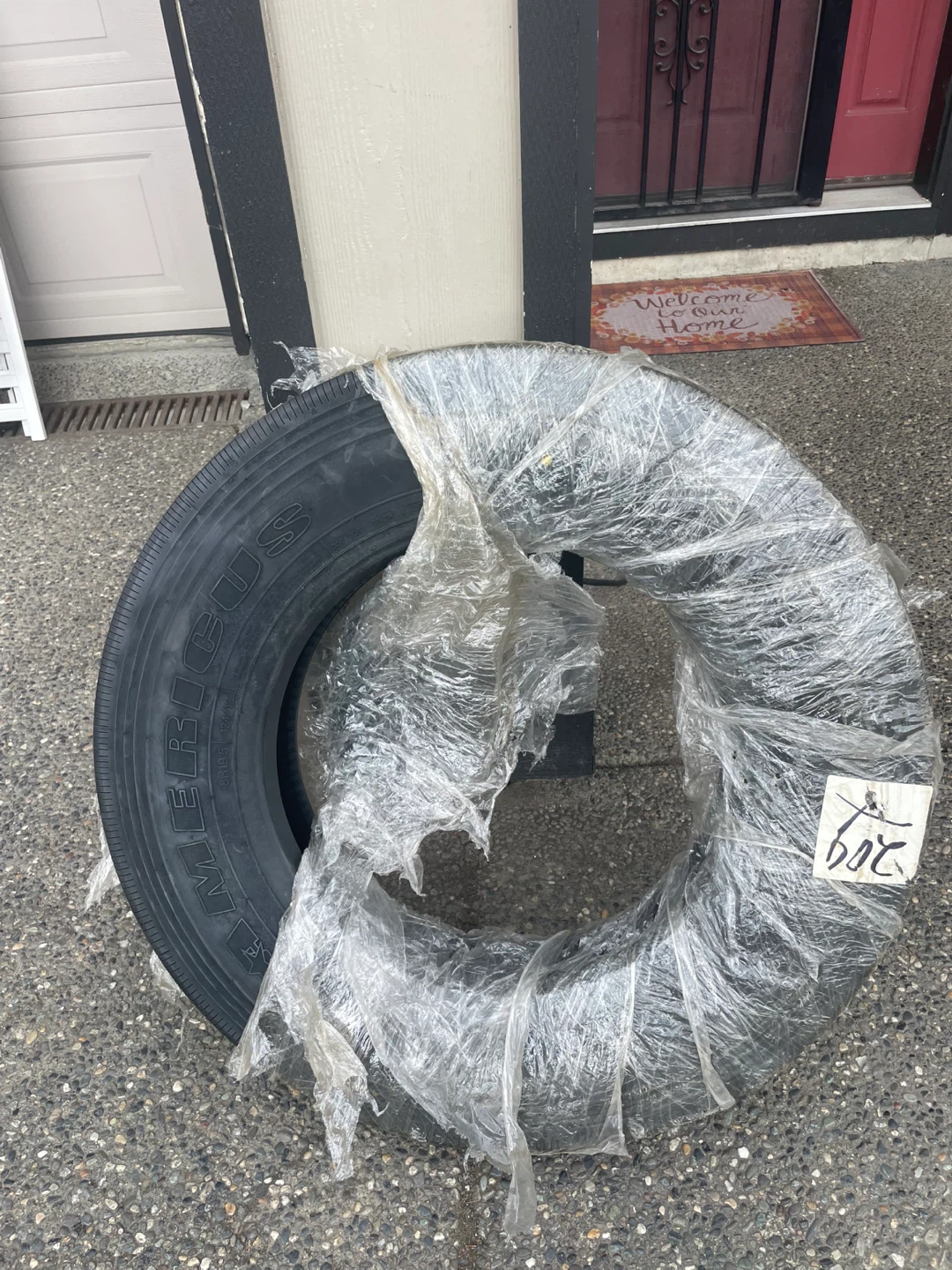 Americus AP2000 8R19.5 Commercial Truck Tire - photo 4
