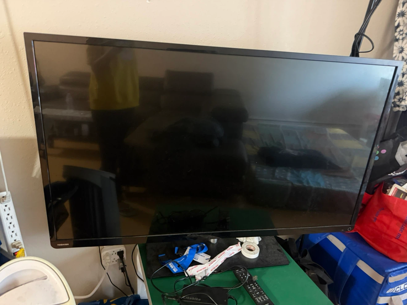 Toshiba Flat Screen TV - photo 2
