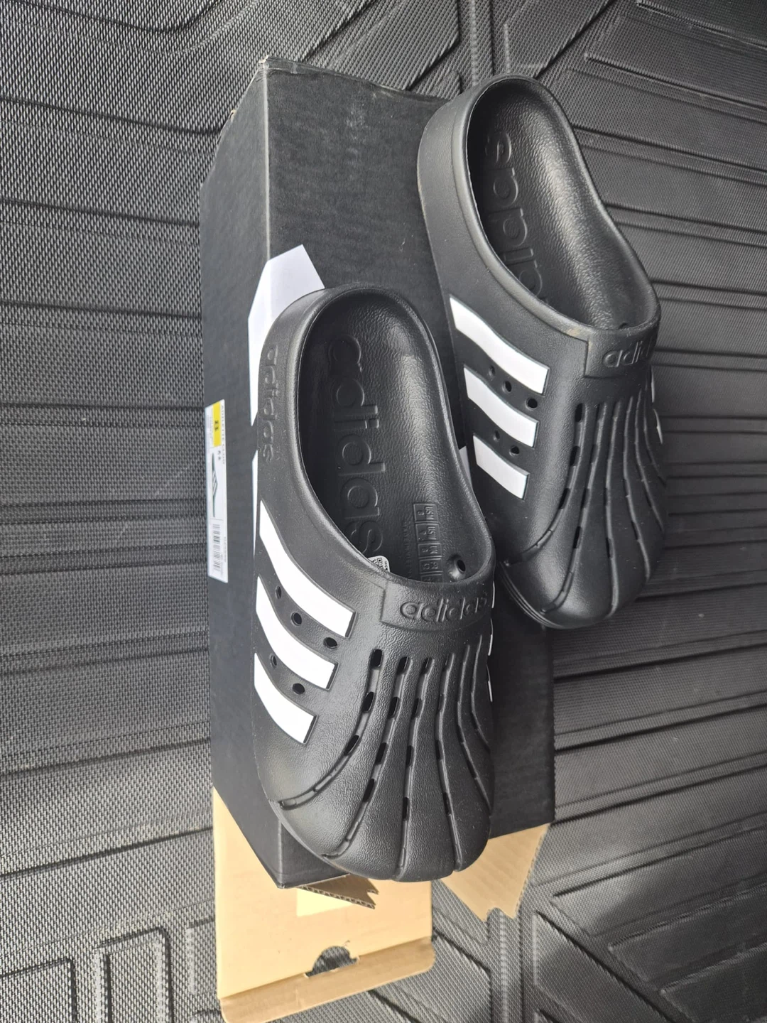 Adidas Adilette Unisex Clog Black Size 8 - photo 4