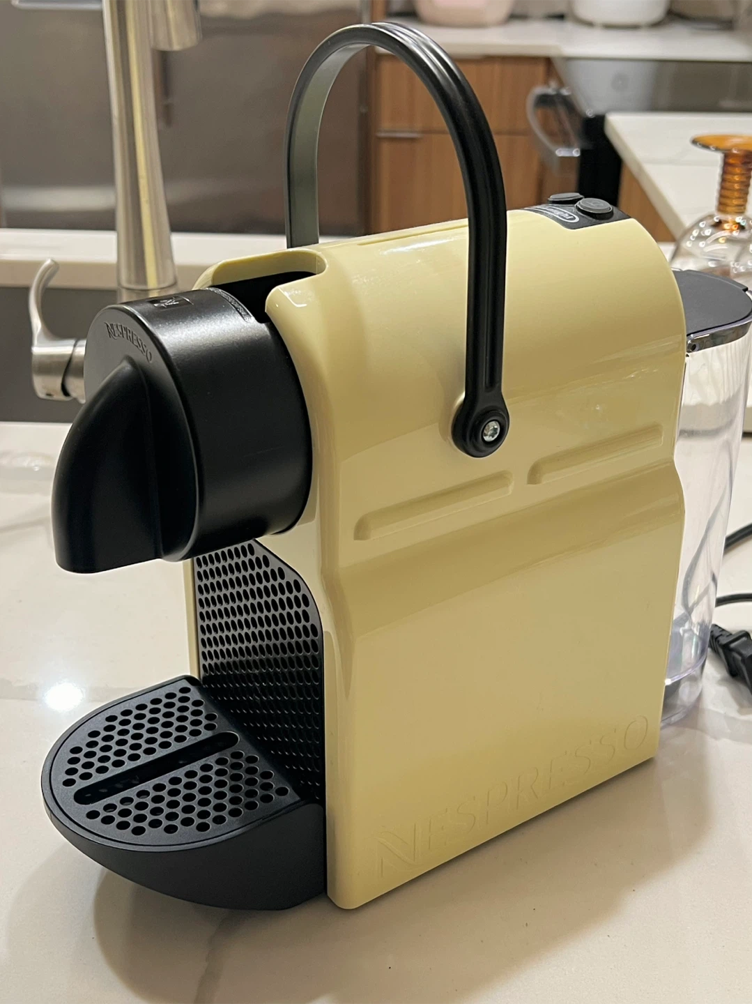 Nespresso Inissia Espresso Machine by De'Longhi
